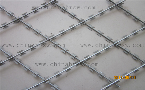 帶刺鐵絲網價格 帶刺鐵絲網價格