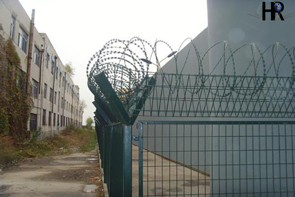 油田圍墻用刺絲滾籠 油田圍墻用刺絲滾籠